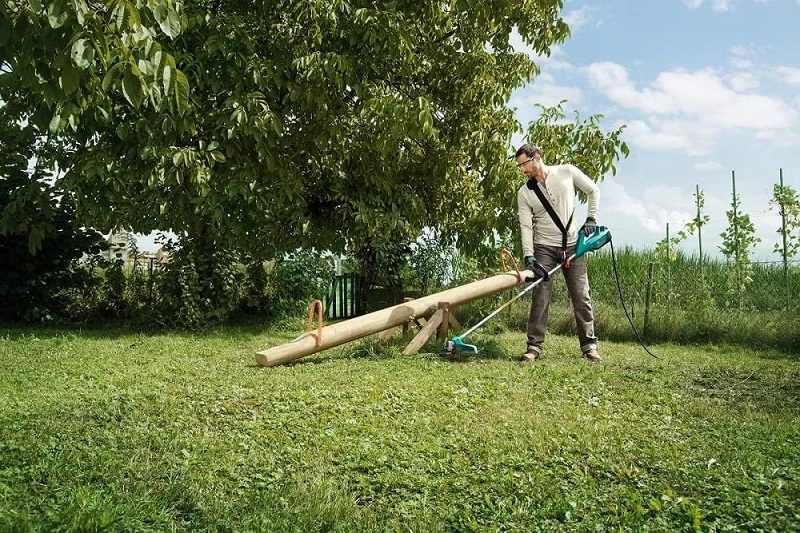 Best strimmer for large garden