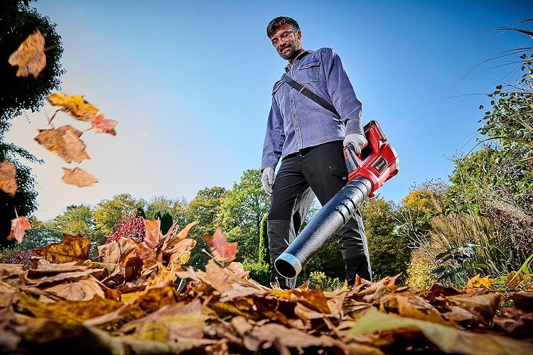 best powerful leaf blower uk